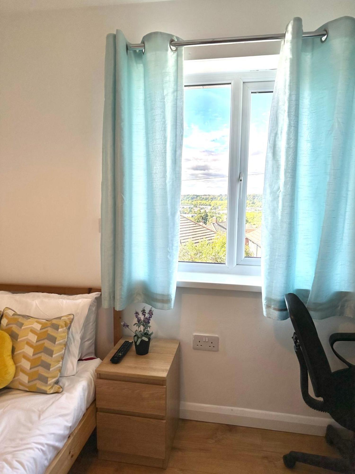 Langdale House - Group Contractors & Families Long Or Short - 5 7 Beds 3 Bathrooms Kitchen, Free Wi-fi & Parking Hébergement de vacances