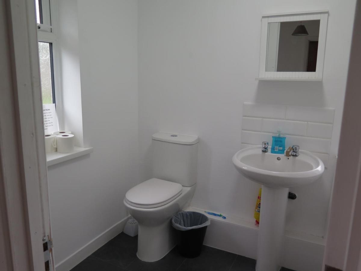 Langdale House - Group Contractors & Families Long Or Short - 5 7 Beds 3 Bathrooms Kitchen, Free Wi-fi & Parking *