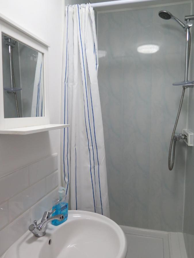 Langdale House - Group Contractors & Families Long Or Short - 5 7 Beds 3 Bathrooms Kitchen, Free Wi-fi & Parking Hébergement de vacances *