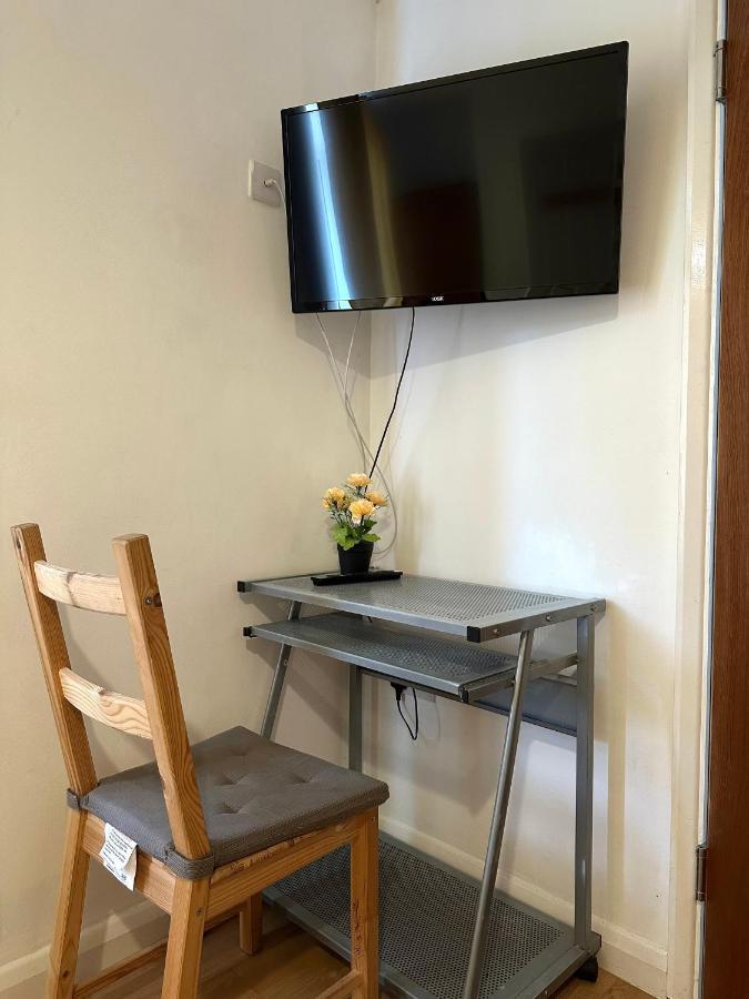 Langdale House - Group Contractors & Families Long Or Short - 5 7 Beds 3 Bathrooms Kitchen, Free Wi-fi & Parking